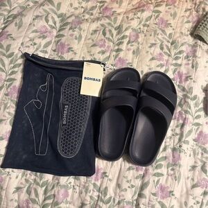 Bombas Women’s Navy slides NIB